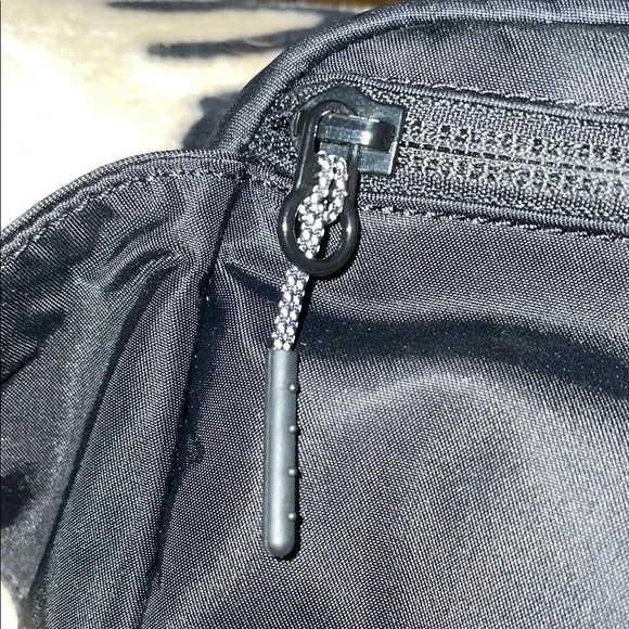 lululemon athletica Black Woman’s Bag - Picture 6 of 11